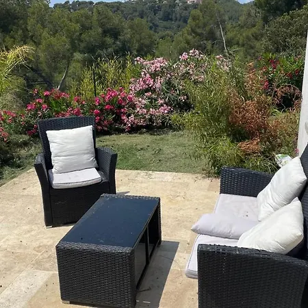 Maison 3 Ch 6 Pers Vue Dominante - A 400 M - Acces Piscine - Jardin - Wifi - Terrasse - Pergola Bioclimatique - Climatisation - Location Par Semaine Complete Villa *